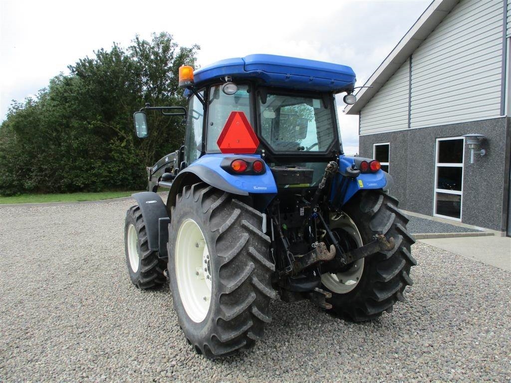 New Holland TD5.115 Med frontlæsser